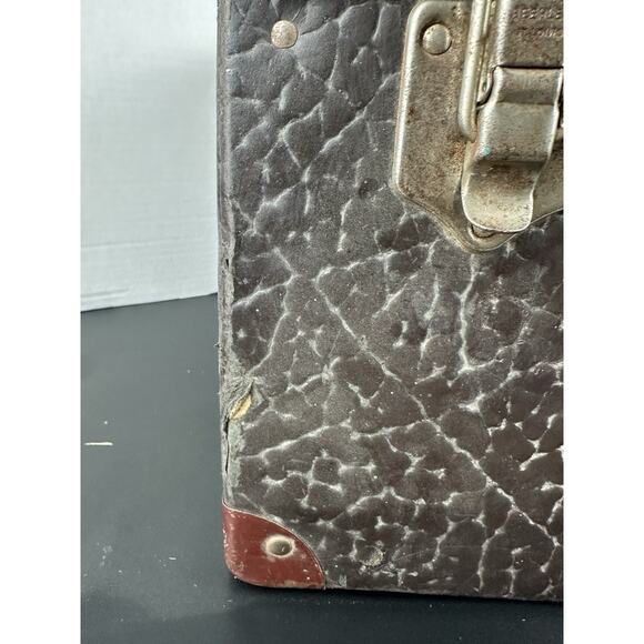 Antique Belber Luggage Trunk – 1920s-30s Wardrobe Trunk with Original Hardware - Picture 8 of 13